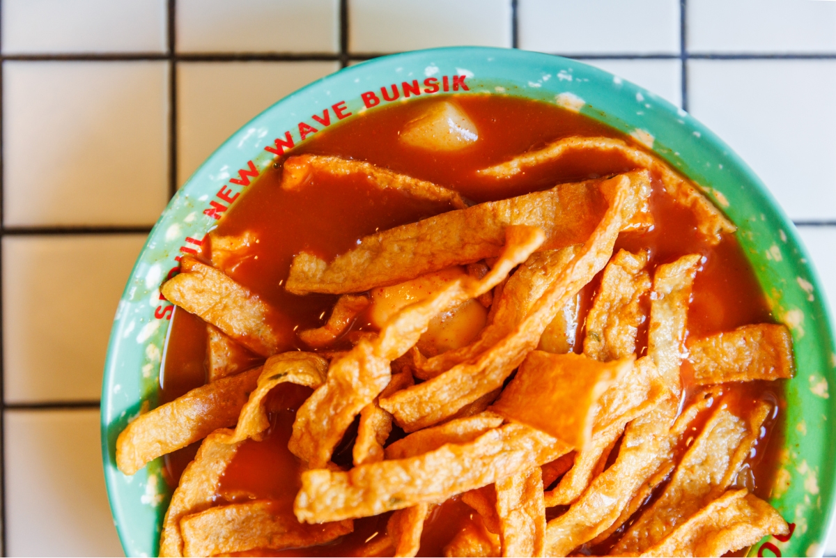 Tteokbokki cooked with red pepper paste sauce